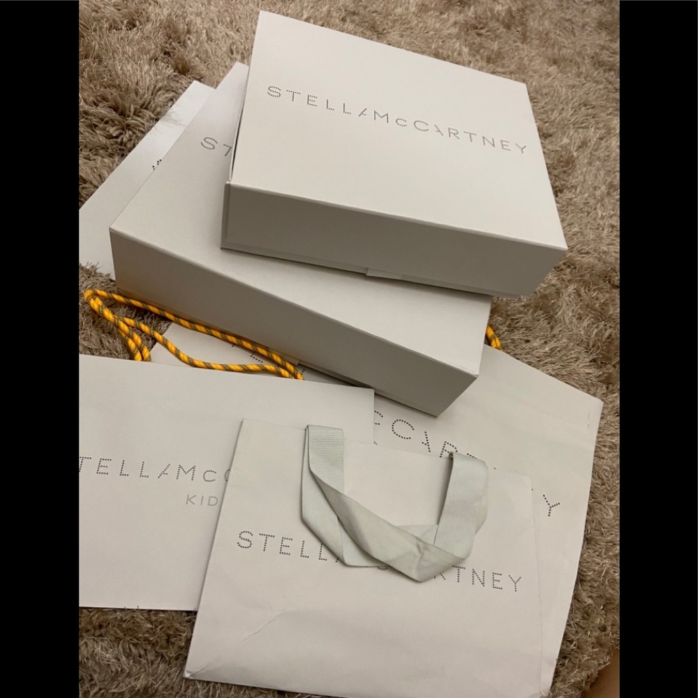 COPY - COPY - Stella McCartney Magnetic solid foldable box